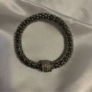 𝐕𝐢𝐧𝐭𝐚𝐠𝐞 flexible sliver bracelet with rhinestones